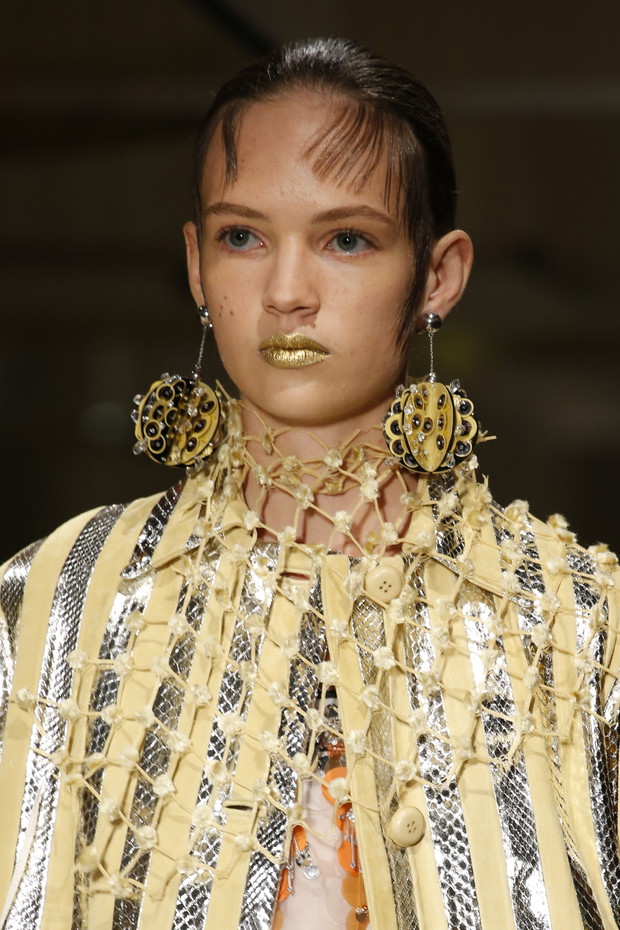 Detale na pokazie Prada SS 2016 na Milan Fashion Week, fot. indigital images_A2X1295