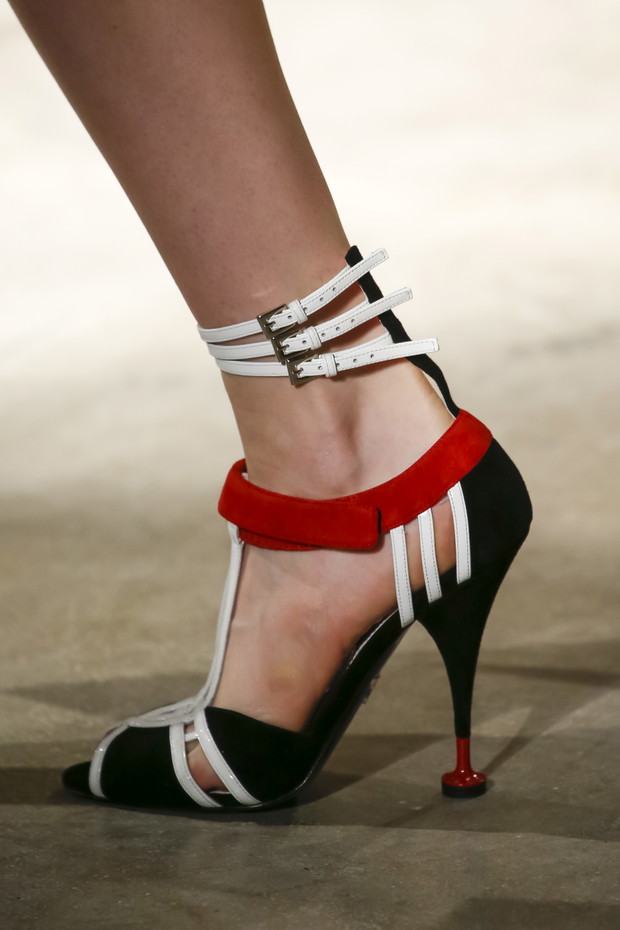 Detale na pokazie Prada SS 2016 na Milan Fashion Week, fot. indigital images_A2X1308