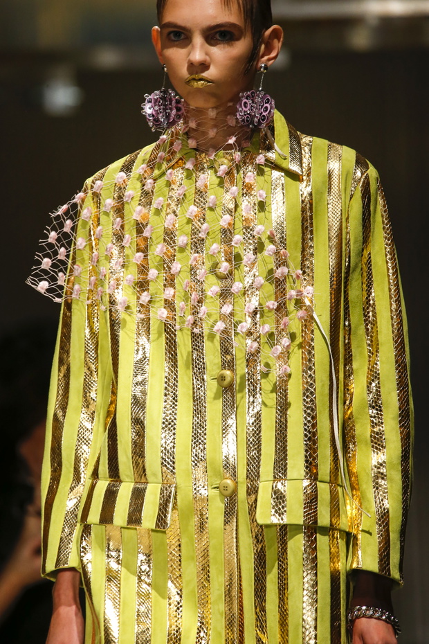 Detale na pokazie Prada SS 2016 na Milan Fashion Week, fot. indigital images_A2X1320