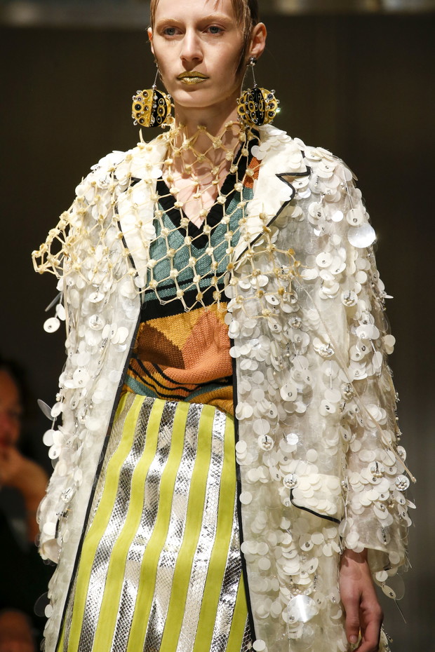 Detale na pokazie Prada SS 2016 na Milan Fashion Week, fot. indigital images_A2X1348