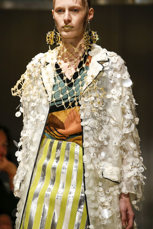Detale na pokazie Prada SS 2016 na Milan Fashion Week, fot. indigital images_A2X1348