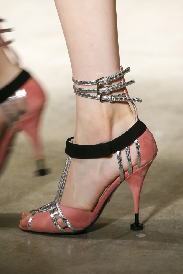 Detale na pokazie Prada SS 2016 na Milan Fashion Week, fot. indigital images_A2X1367