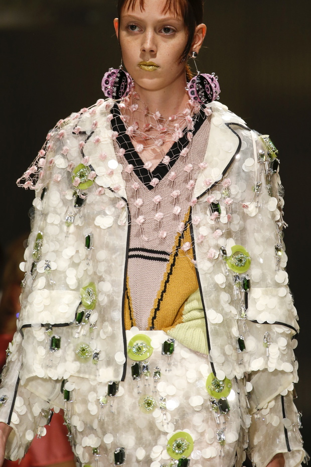 Detale na pokazie Prada SS 2016 na Milan Fashion Week, fot. indigital images_A2X1410