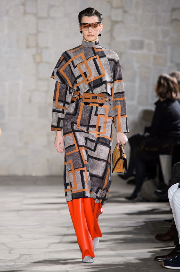 Loewe F15 088