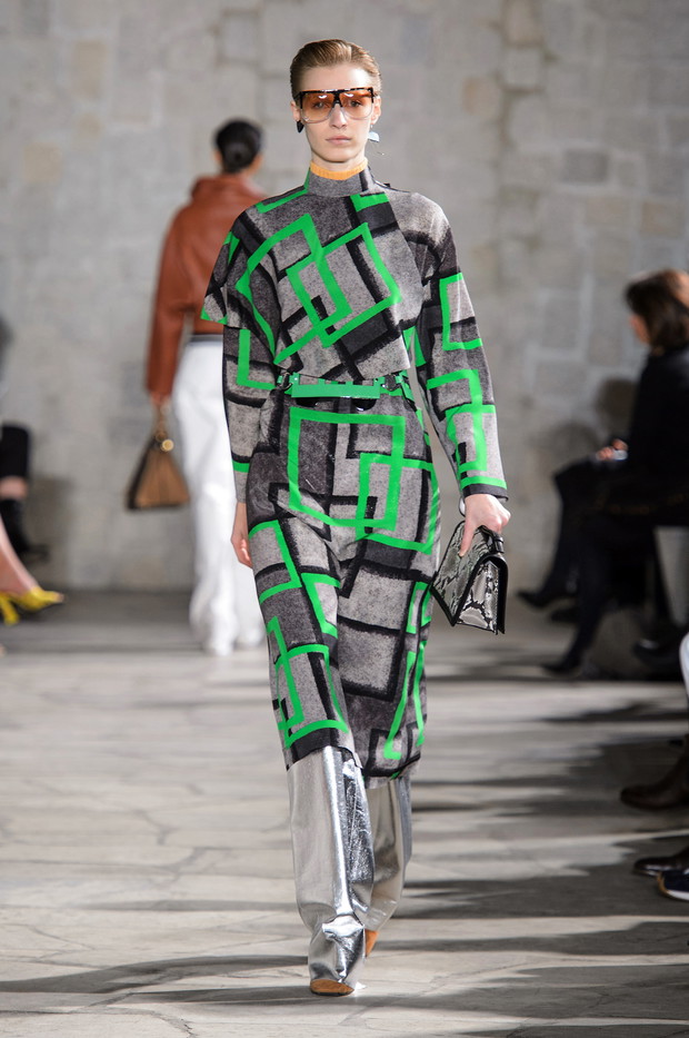 Loewe F15 098