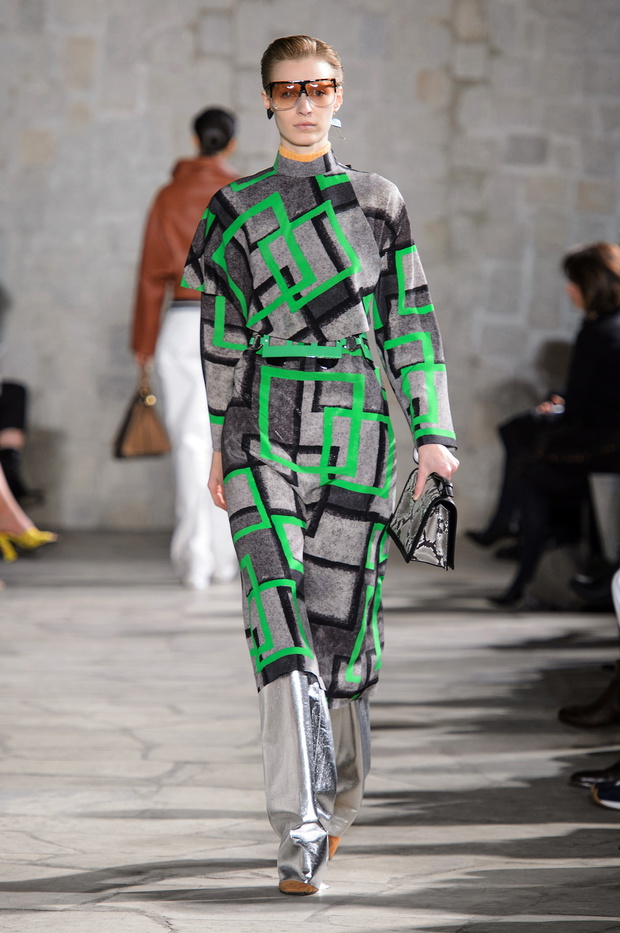 Loewe F15 098