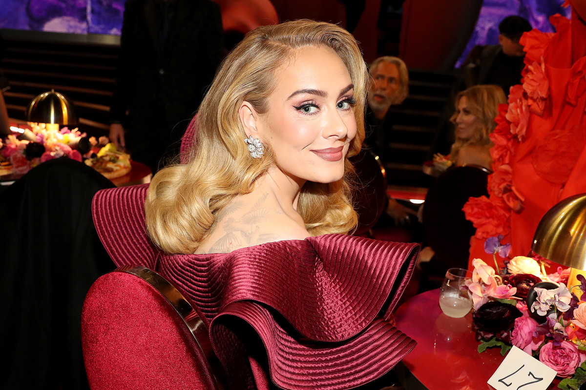Adele zaręczyła się