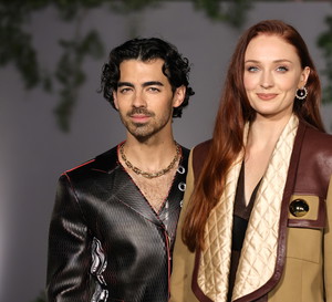 Joe Jonas otrzymał wsparcie podczas koncertu. Szczegóły dotyczące rozwodu sprawiły, że wiele osób postanowiło opowiedzieć się po jego stronie