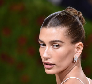 Hailey Bieber