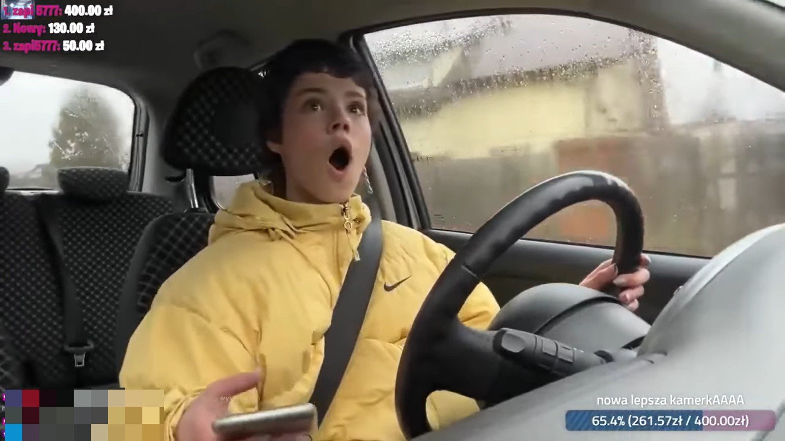 Sidneuke w trakcie jazdy i transmitowania na Twitchu