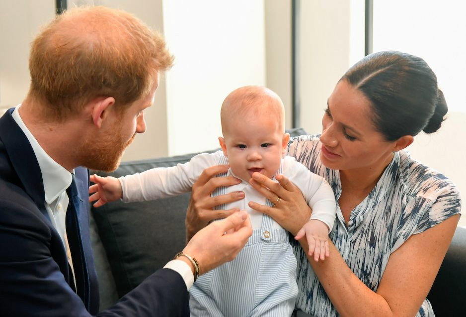 Z okazji urodzin Archiego Meghan Markle udostępniła wideo, na którym czyta mu książeczkę! Nie bez powodu