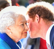 Książę Harry żegna Elżbietę II