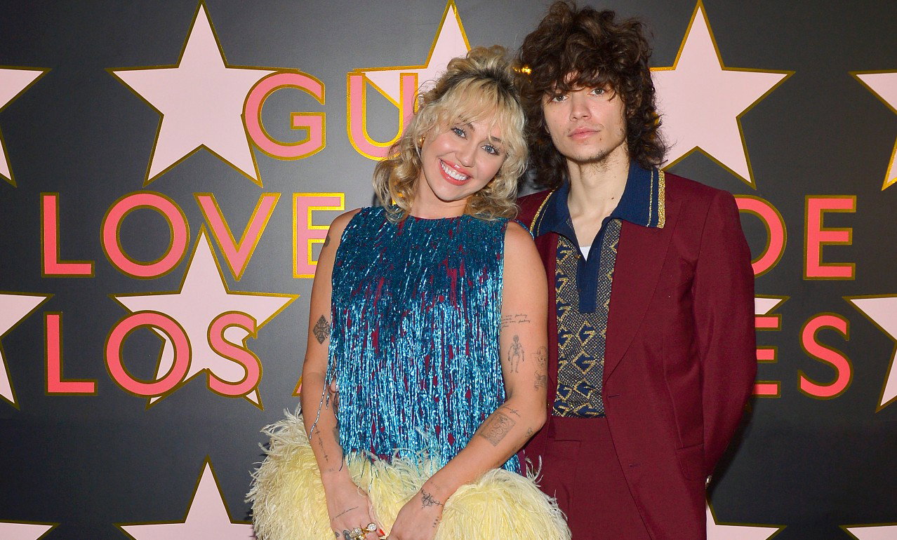 Miley Cyrus i Maxx Morando na pokazie Gucci w listopadzie 2021