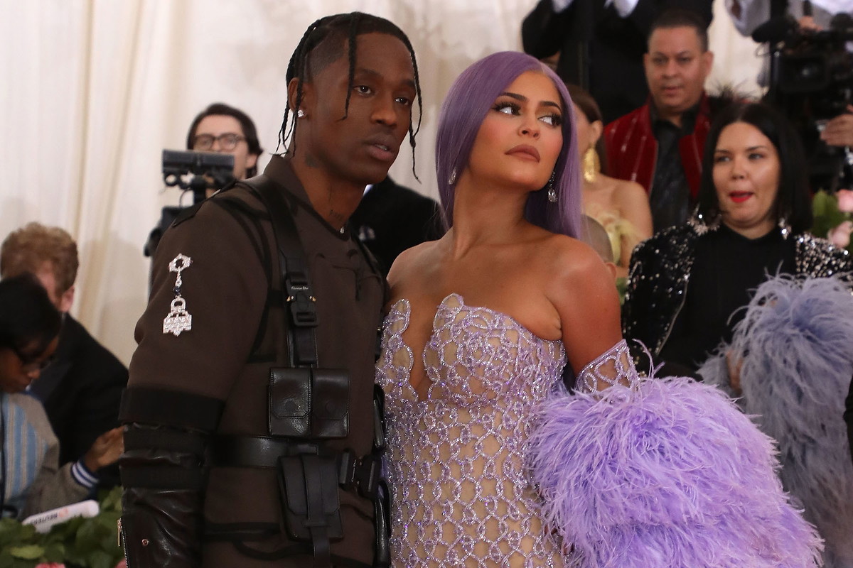 Kylie Jenner ujawniła imię dziecka i kompletnie wszystkich zaskoczyła! Pojawiły się nowe teorie spiskowe