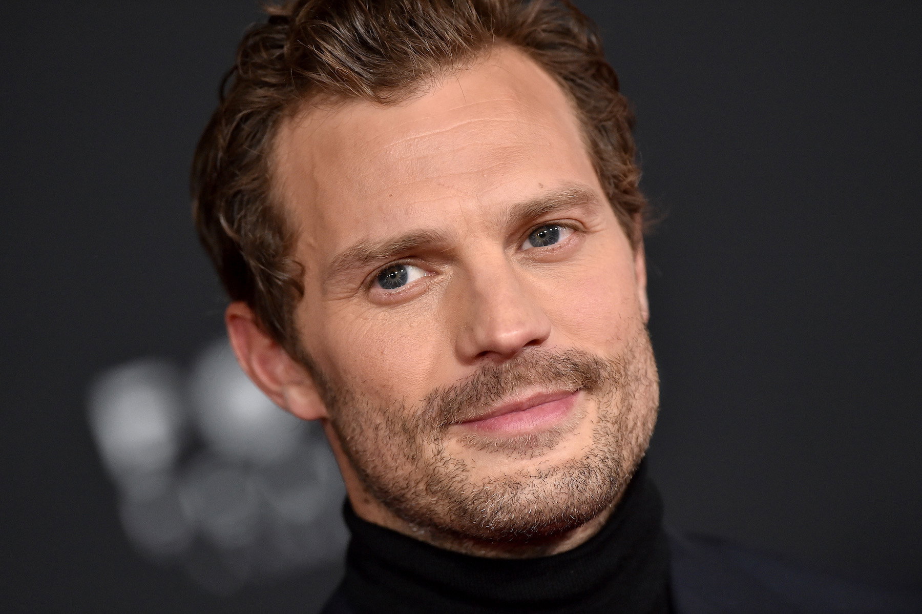 Gwiazdor „50 twarzy Greya" Jamie Dornan pokazał zdjęcie żony i ich trzech córek. Urocze?