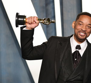 Will Smith przeprasza Chrisa Rocka: „przemoc we wszystkich formach jest trująca”