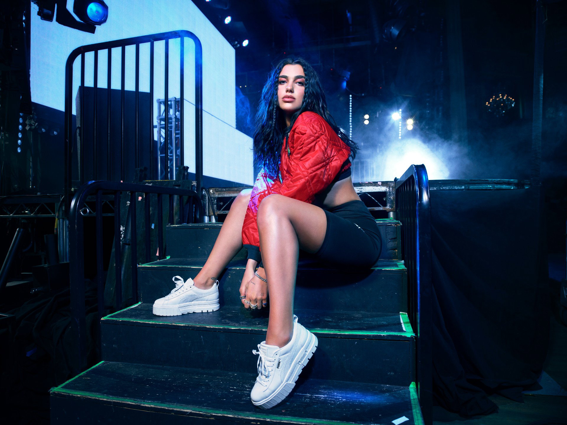 Puma Mayze, czyli białe sneakersy Dua Lipy. Wyczuwamy hit sezonu!