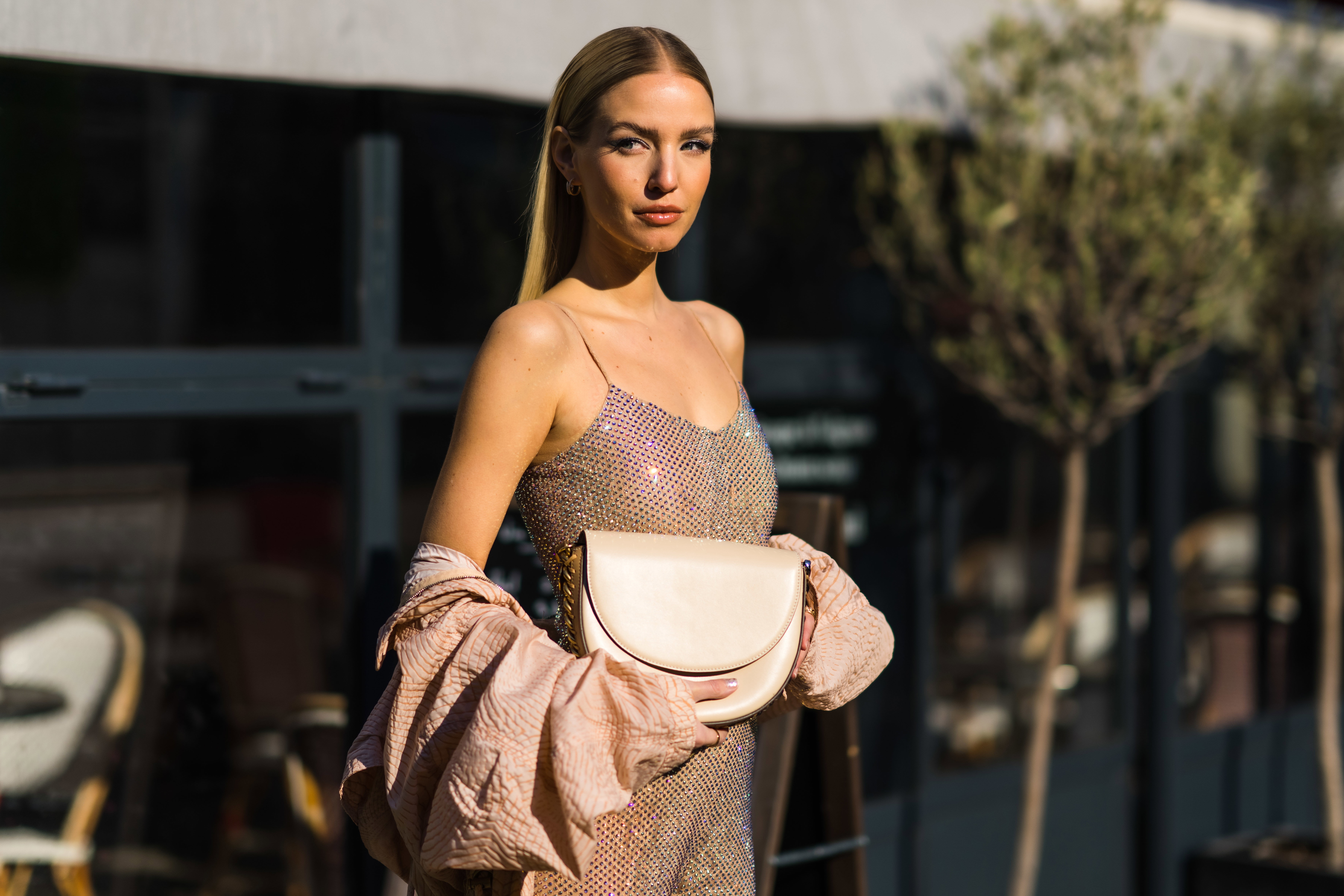 Street Style : Day Eight - Paris Fashion Week - Womenswear F/W 2022-2023