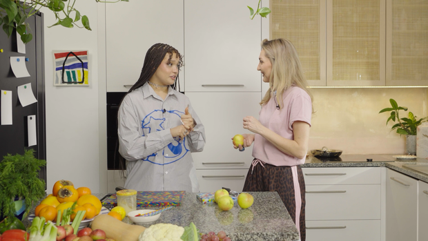 Sara James, Jagna Niedzielska