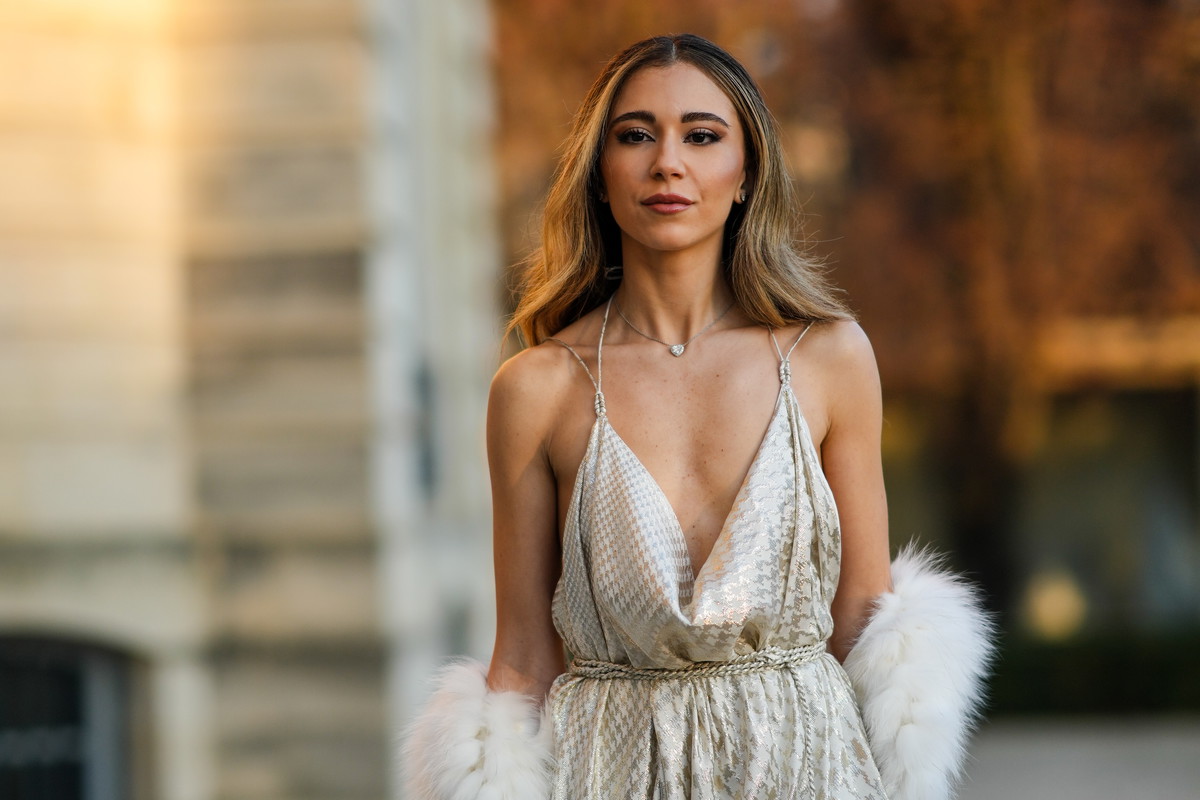 Street Style Day One - Paris Fashion Week - Haute Couture Spring/Summer 2022