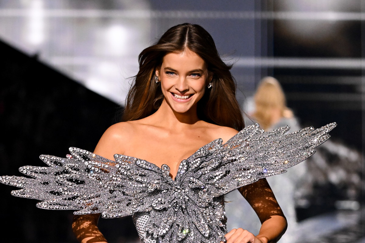 The 2025 Victoria's Secret Fashion Show - Runway