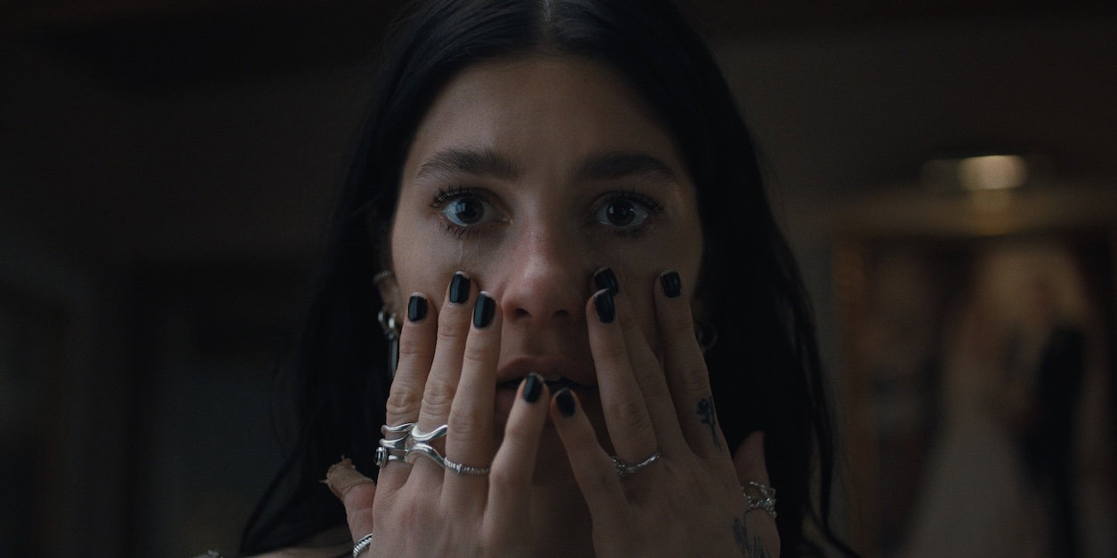 tu-zdarzy-sie-cos-zlego-serial-netflix-camila-morrone