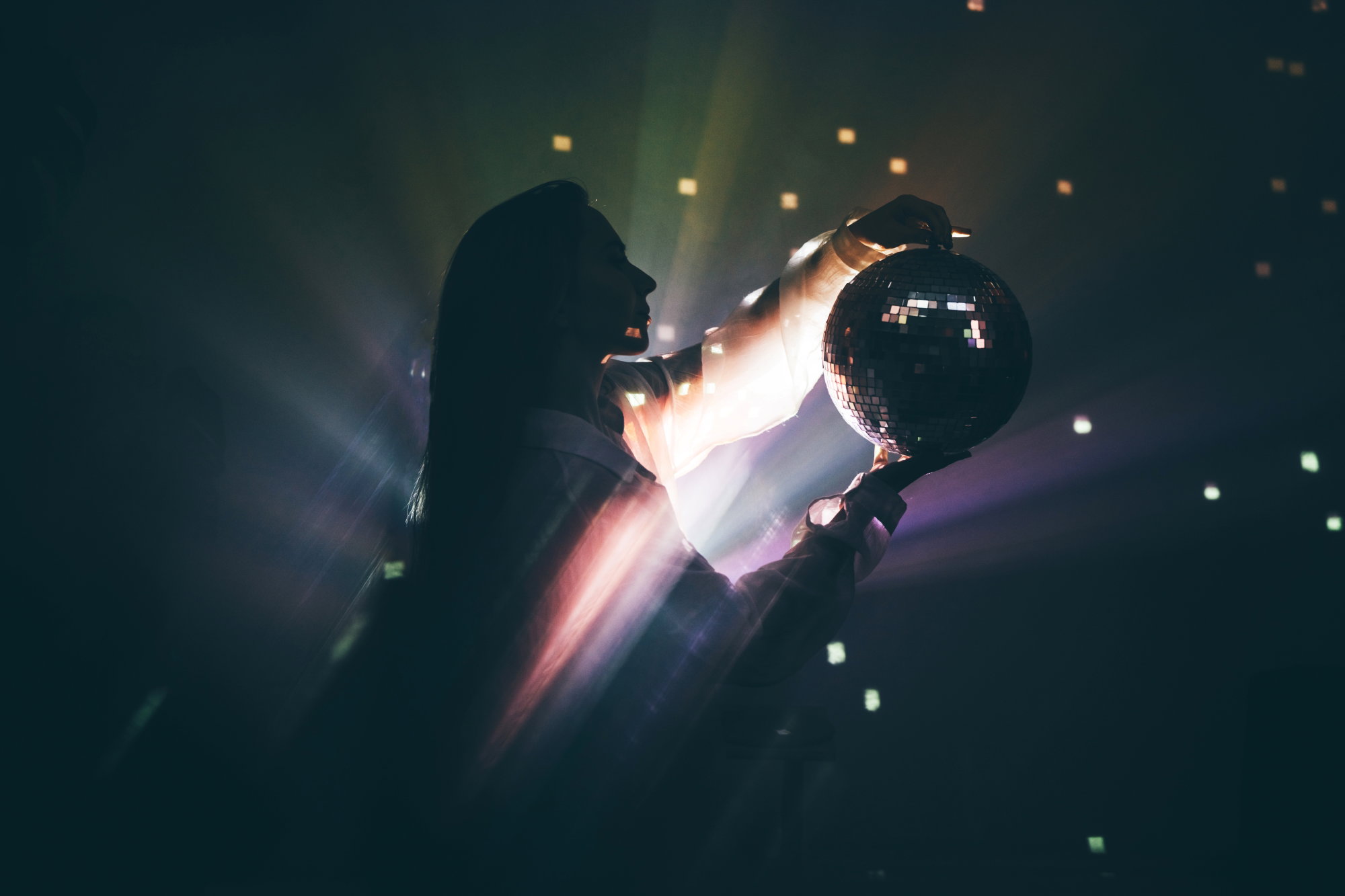 Horoskop miłosny dla kobiet na luty 2026. Dziewczyny spod tych znaków zodiaku czeka związkowy przełom