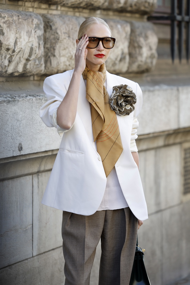 Street Style - Paris Fashion Week - Womenswear Fall/Winter 2025/2026 - Day Six
