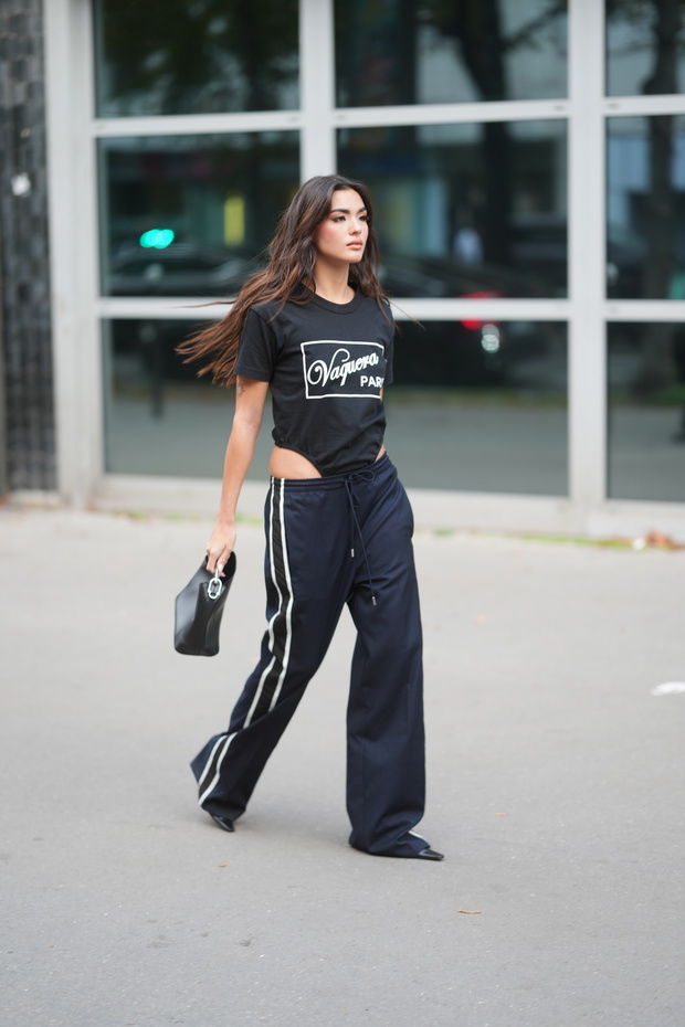 Street Style - Paris Fashion Week - Womenswear Spring Summer 2026 - Day One