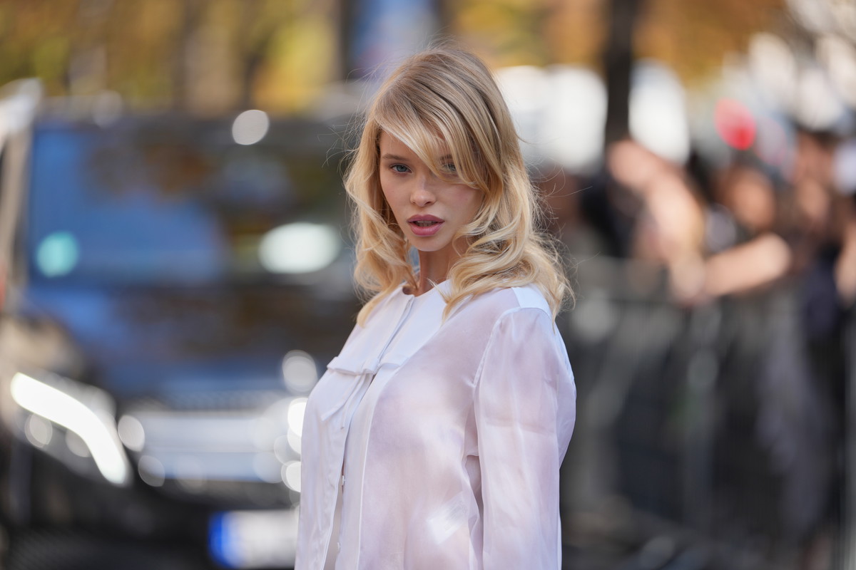 Street Style - Paris Fashion Week - Womenswear Spring Summer 2026 - Day Two