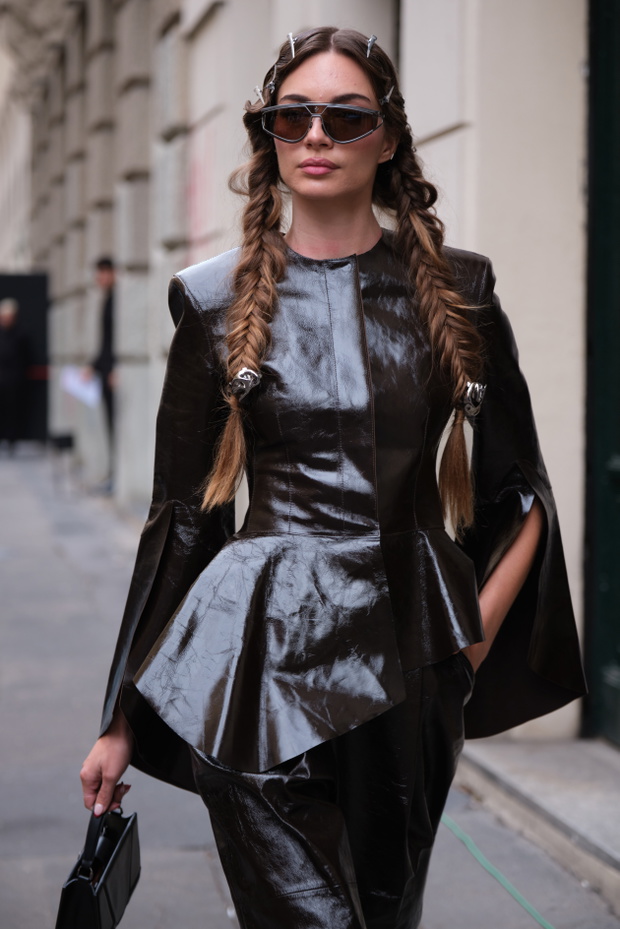 Street Style - Day 5 - Milan Fashion Week - Womenswear Spring/Summer 2025