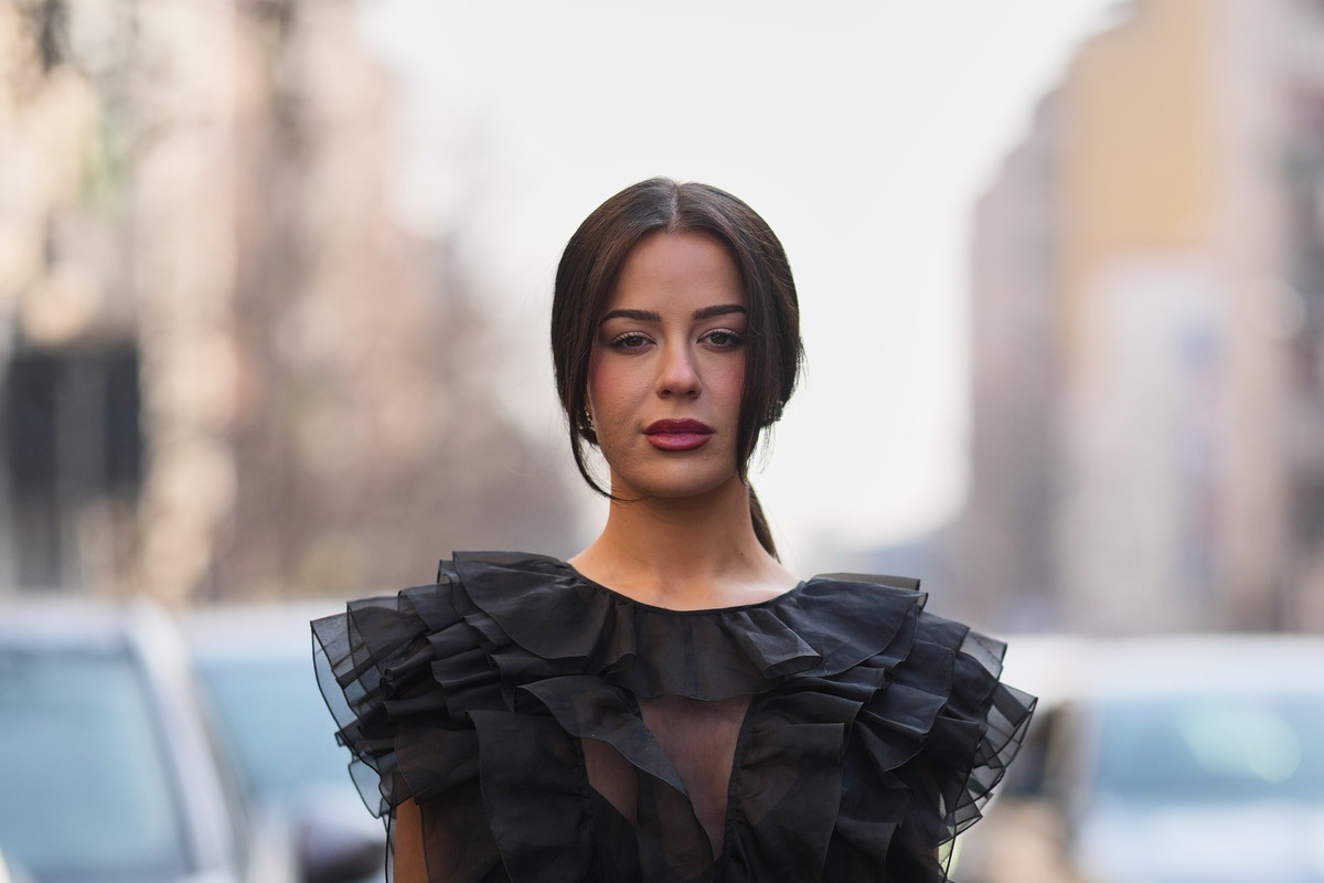 Street Style - Day 3 - Milan Fashion Week - Womenswear Fall/Winter 2026/2027