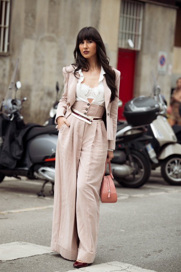 Street Style - Day 2 - Milan Fashion Week - Womenswear Fall/Winter 2026/2027