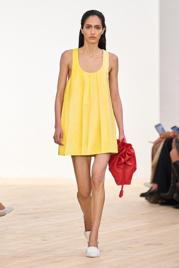 Loewe S26 012