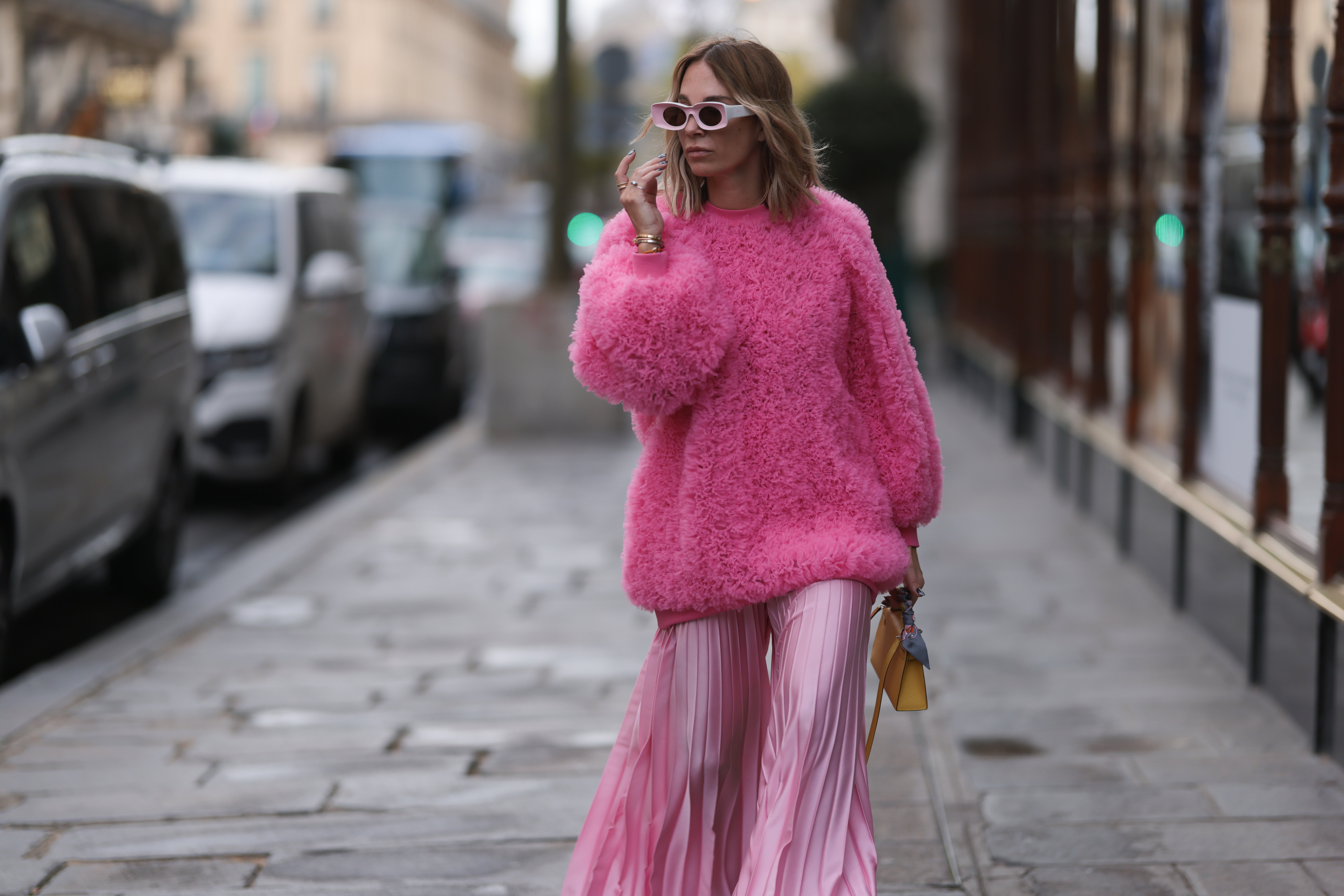 Street Style - Paris Fashion Week - Womenswear Spring/Summer 2023 : Day Seven