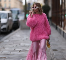 Street Style - Paris Fashion Week - Womenswear Spring/Summer 2023 : Day Seven