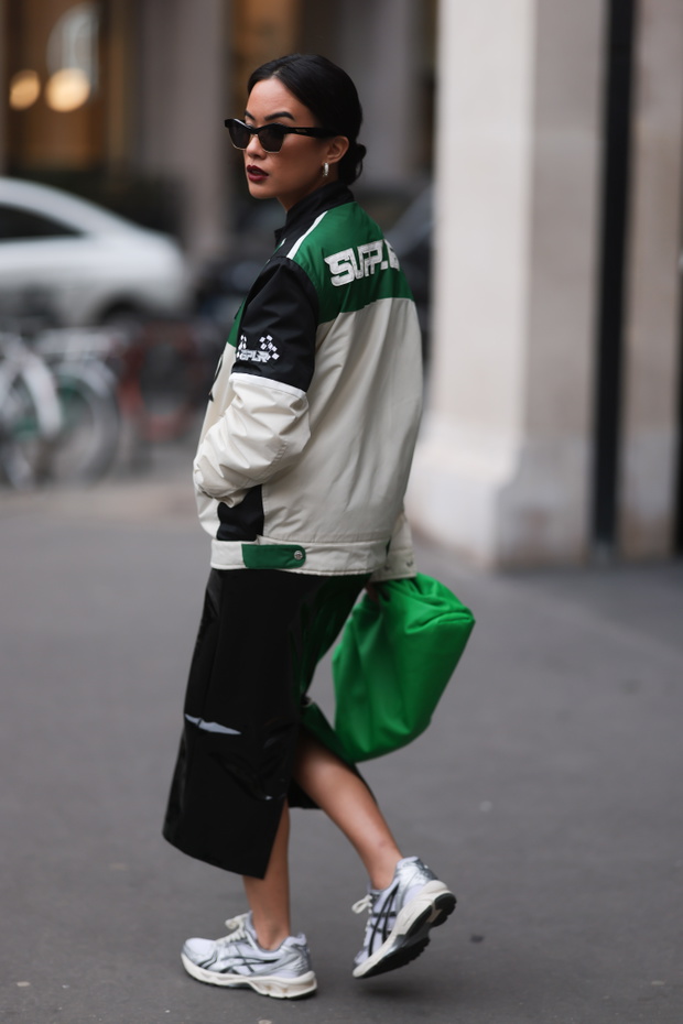 Street Style - Paris Fashion Week - Womenswear Fall Winter 2023 2024 : Day Seven