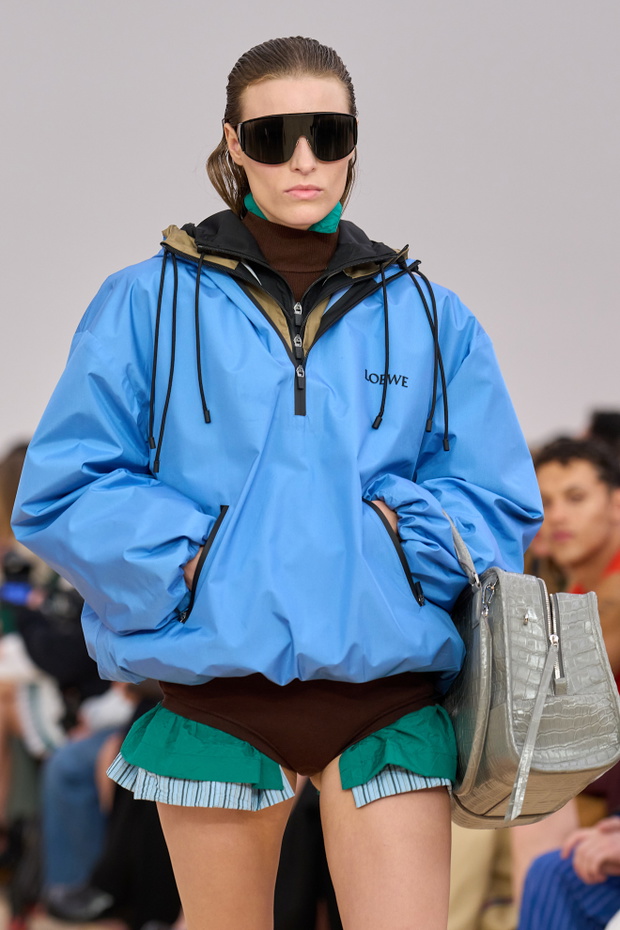 Loewe S26 025a