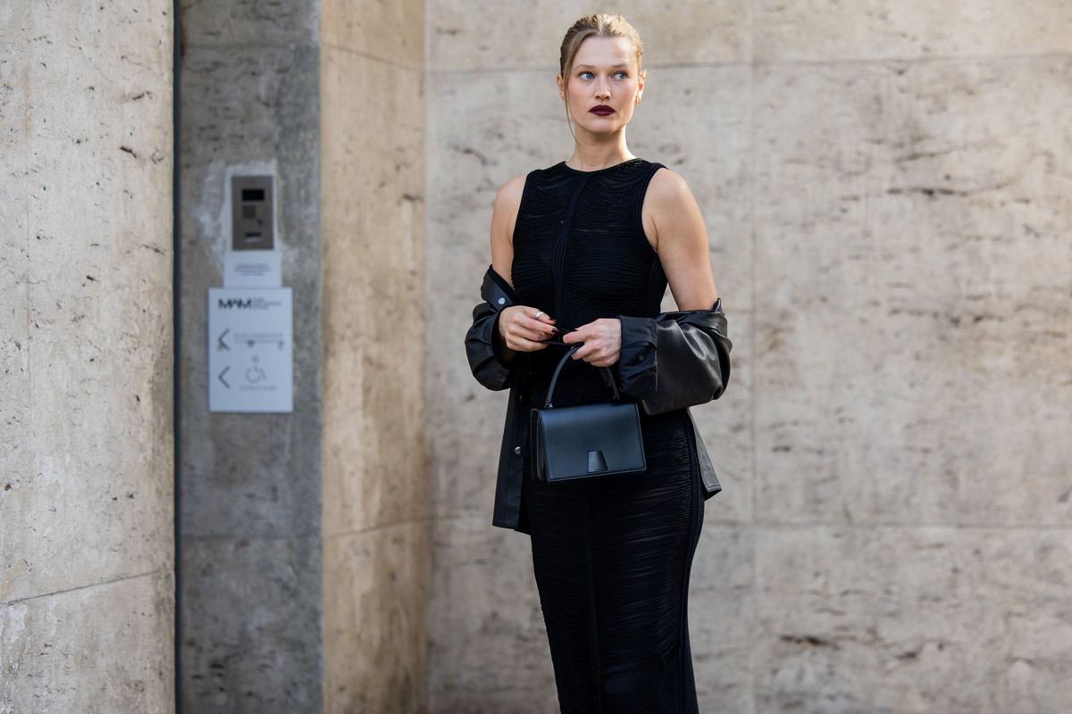 Street Style - Paris Fashion Week - Womenswear Fall/Winter 2026/2027 - Day 7