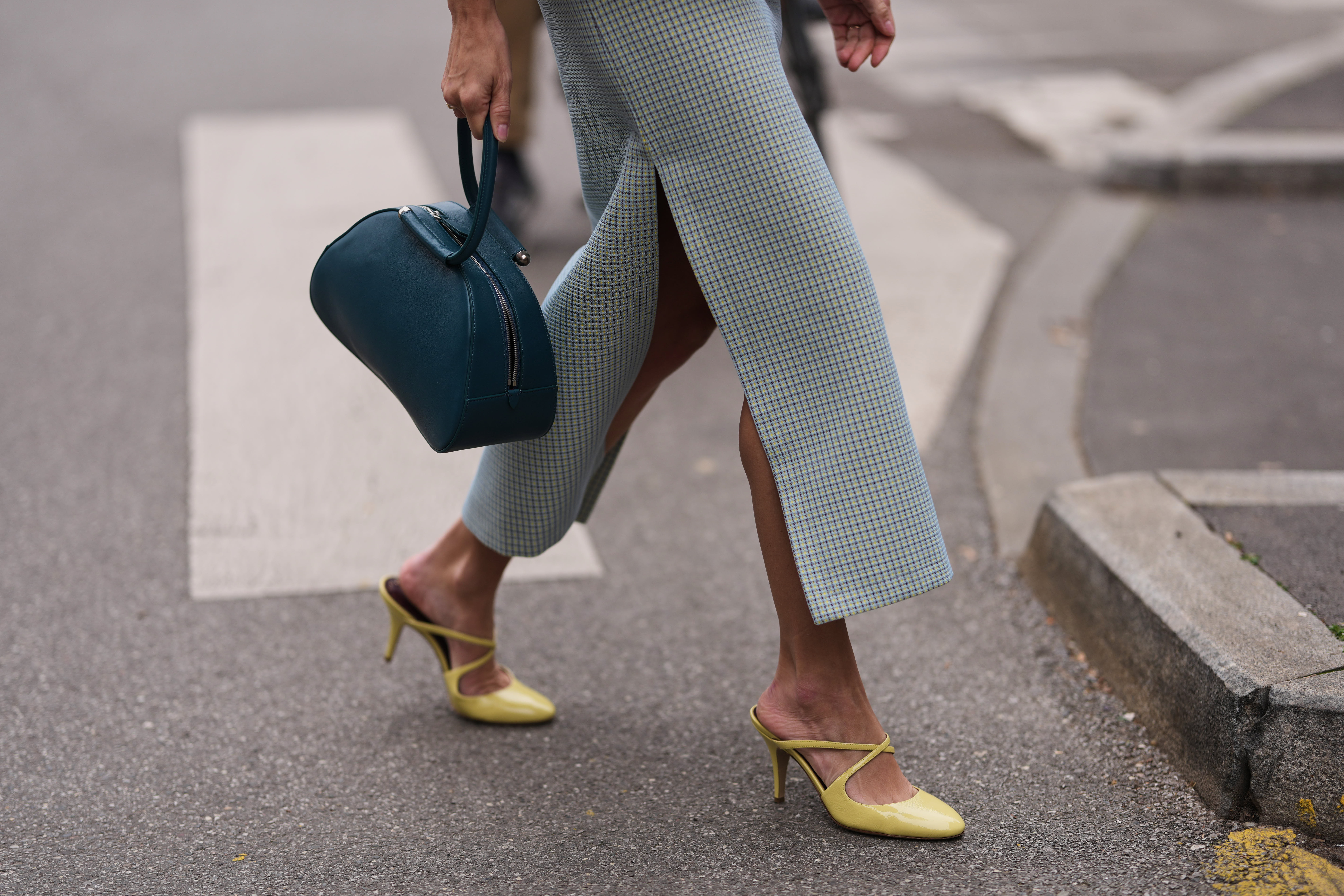 Street Style - Day 2 - Milan Fashion Week - Womenswear Fall/Winter 2026/2027