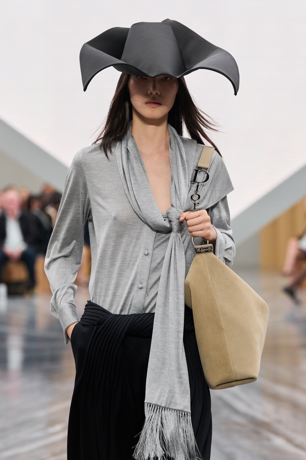 Christian Dior S26 052a