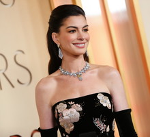 Anne Hathaway w kwiatowej sukience na Oscarach