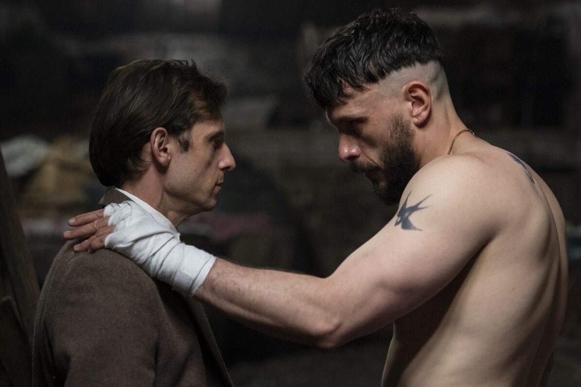 Jamie-Bell-Richard-Gadd-in-Half-Man-1420x798 (1)