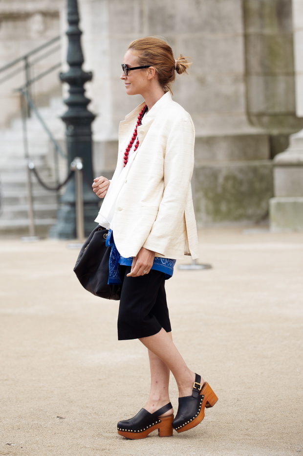 Street Style - Paris Fashion Week - Haute Couture Fall/Winter 2025/2026 - Day Two