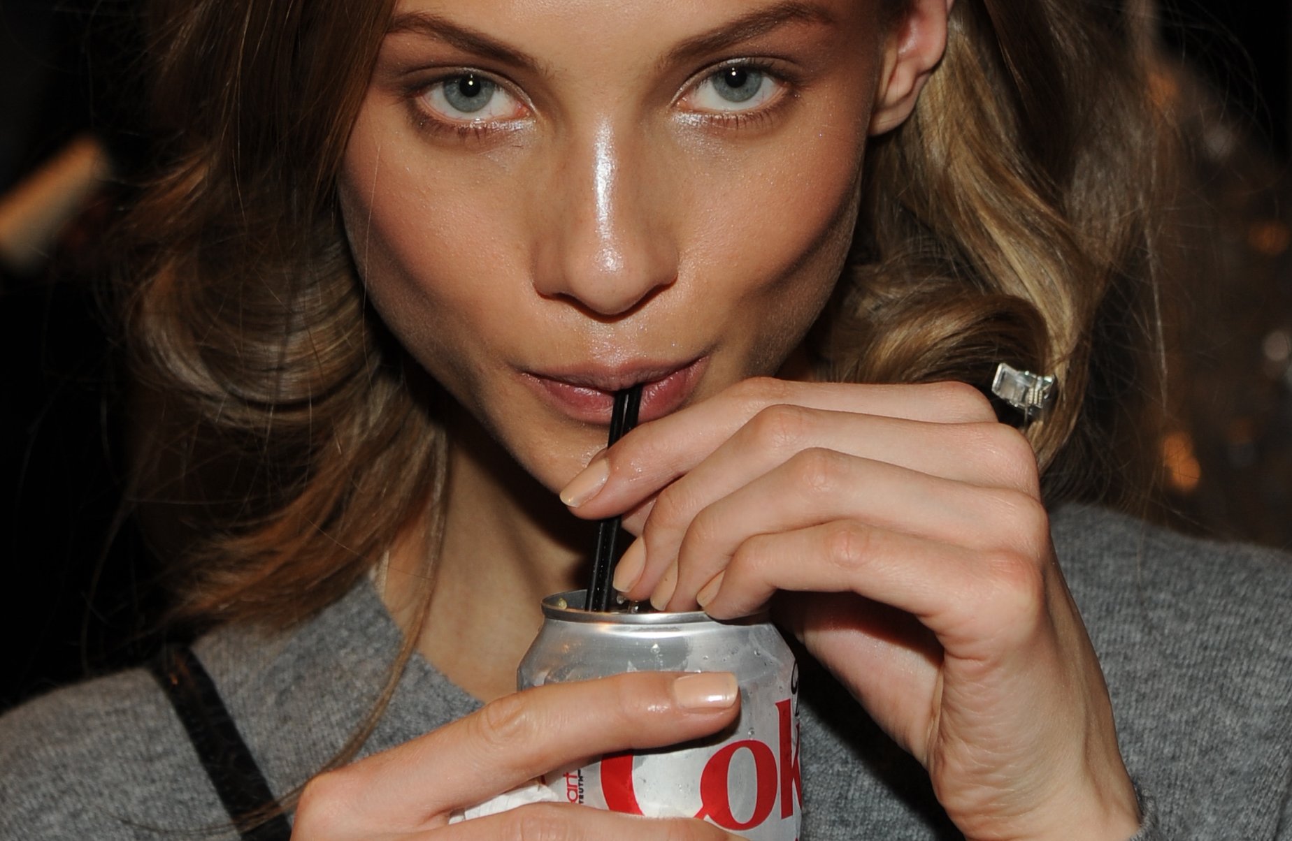 Diet coke manicure na wiosnę 2026