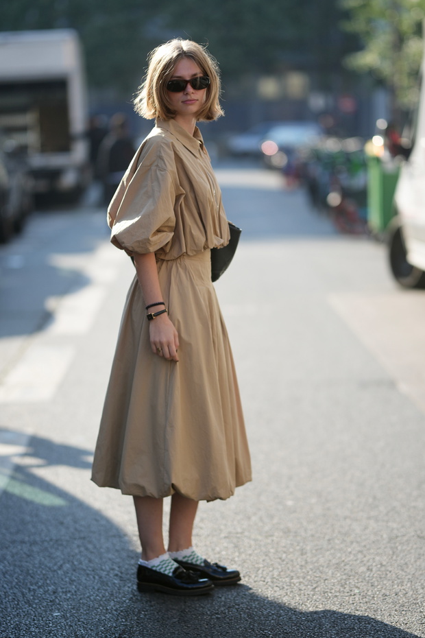Street Style - Paris Fashion Week - Womenswear Spring Summer 2026 - Day Three