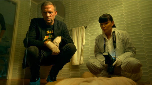 Tobias Santelmann jako Harry Hole, Ellen Helinder jako Beate Lønn w serialu "Harry Hole"
