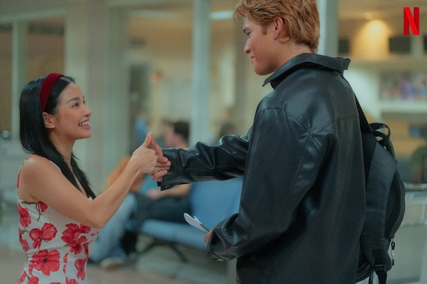 3x2-18throsenetflix4__2000_2000_r