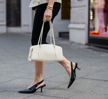Czółenka v-neck slingback to trend dekady!