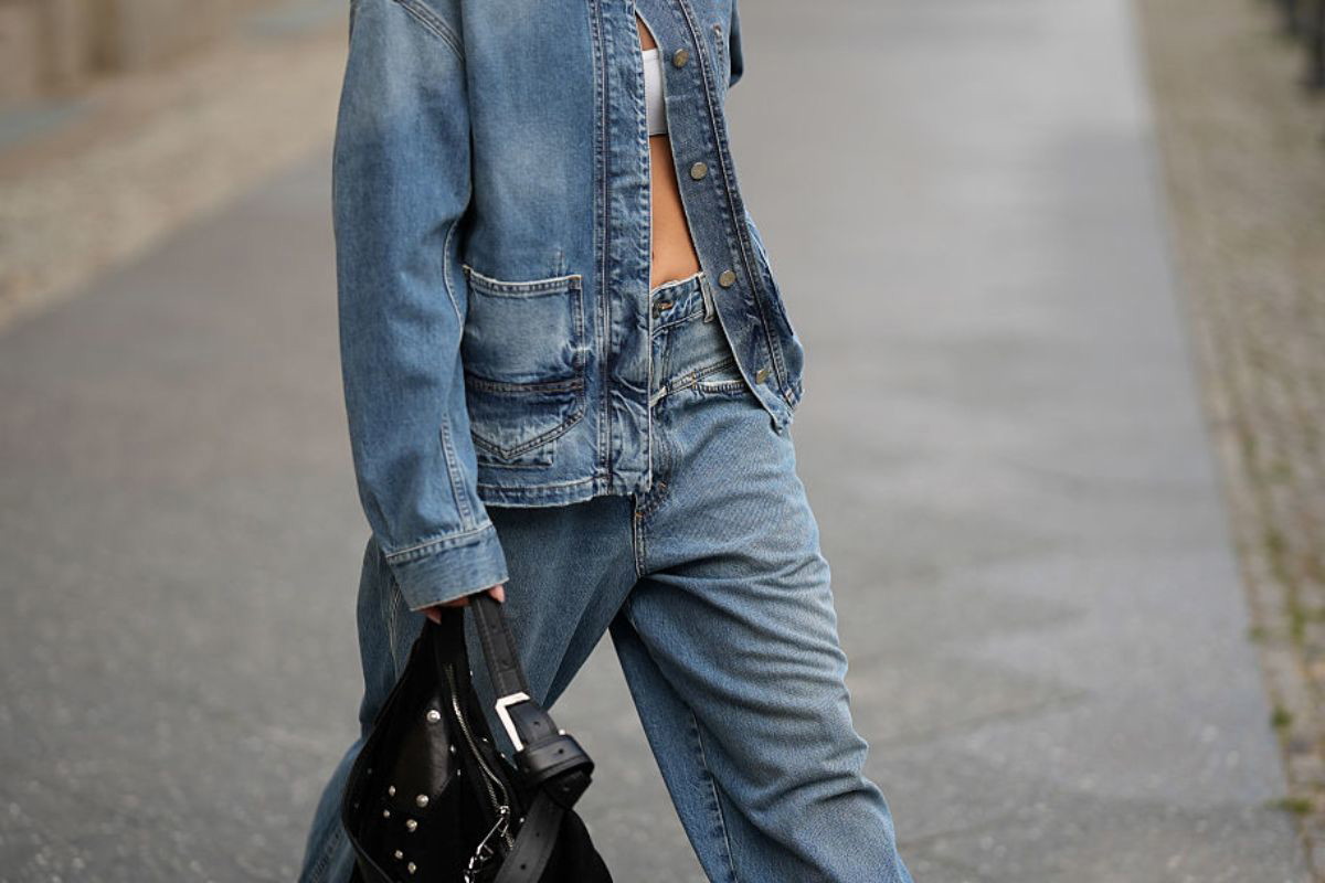 Ten duet w stylu lat 2000. już przetrwał próbę czasu. W 2026 „double denim” będziemy nosić w odświeżonej wersji